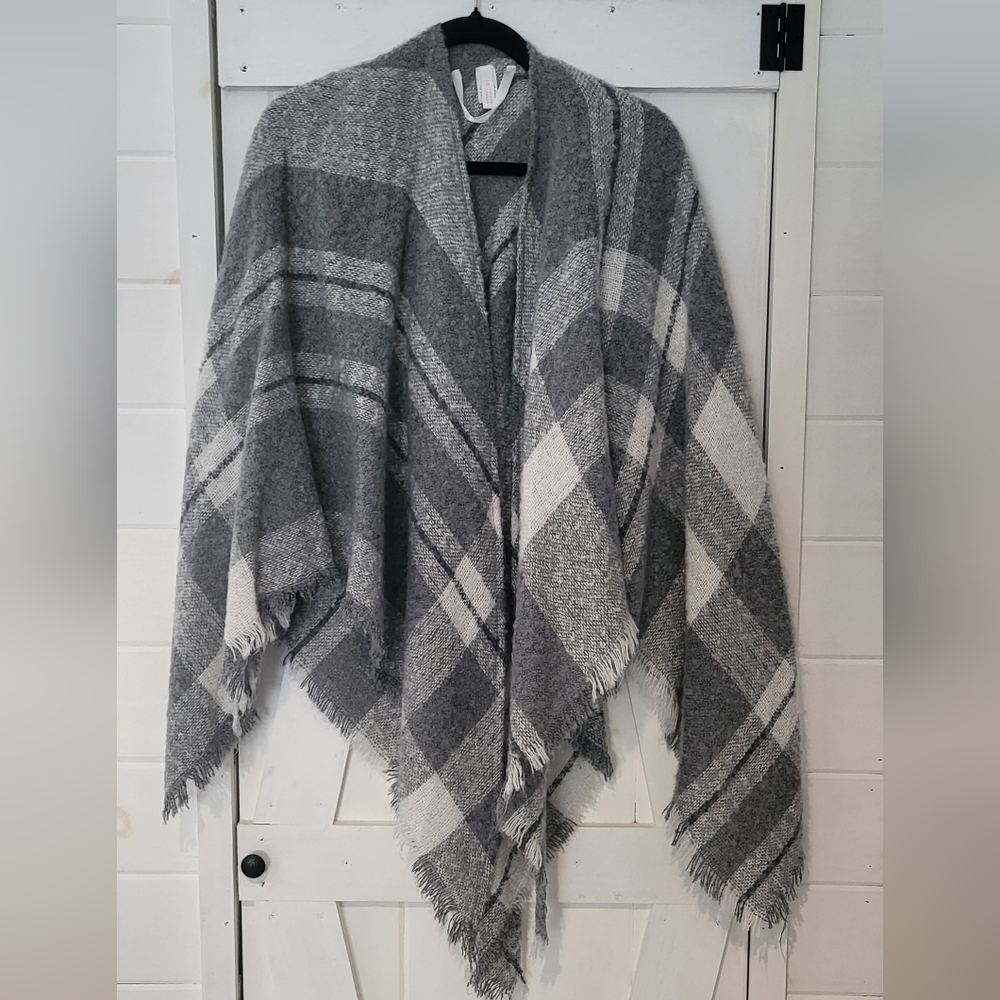 LC Lauren Conrad Soft Plaid Lightweight Fringe Shawl